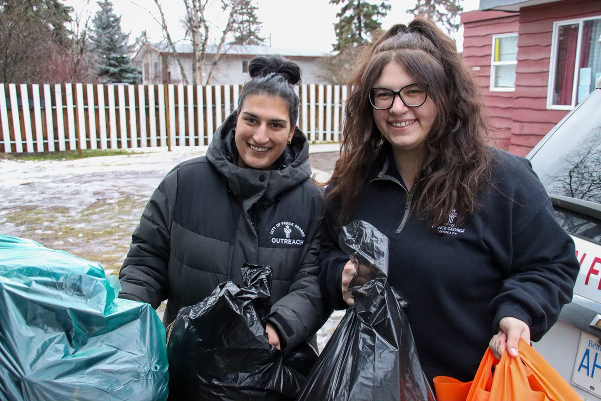Thanks to all who participated in our Fill the Bin winter donation drive! Today, our outreach and bylaw teams dropped off food and winter clothing to Hadih House and St. Vincent de Paul Society. We are blown away by your generosity - thank you for your donations! 💙 ❄️