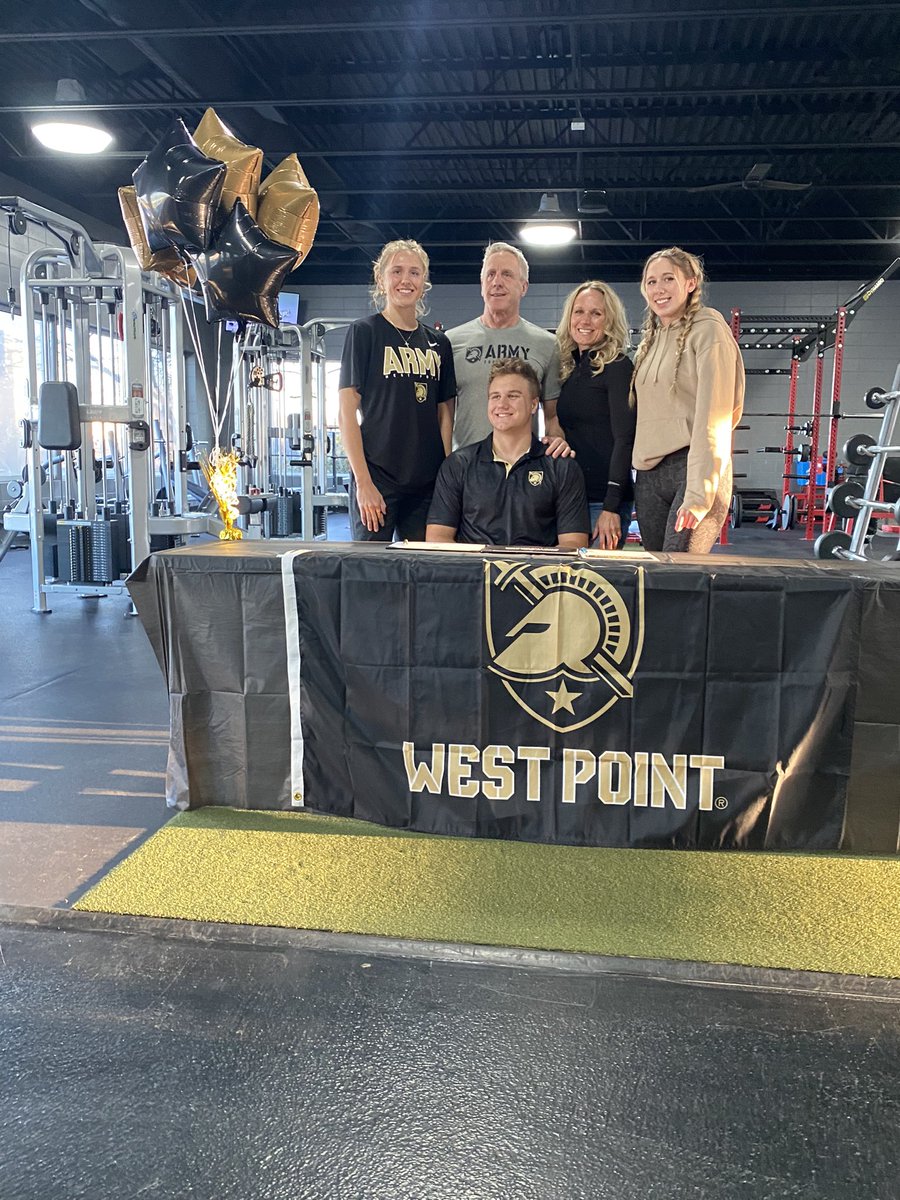 Made it official! 
@ArmyWP_Football 
#BEATnavy