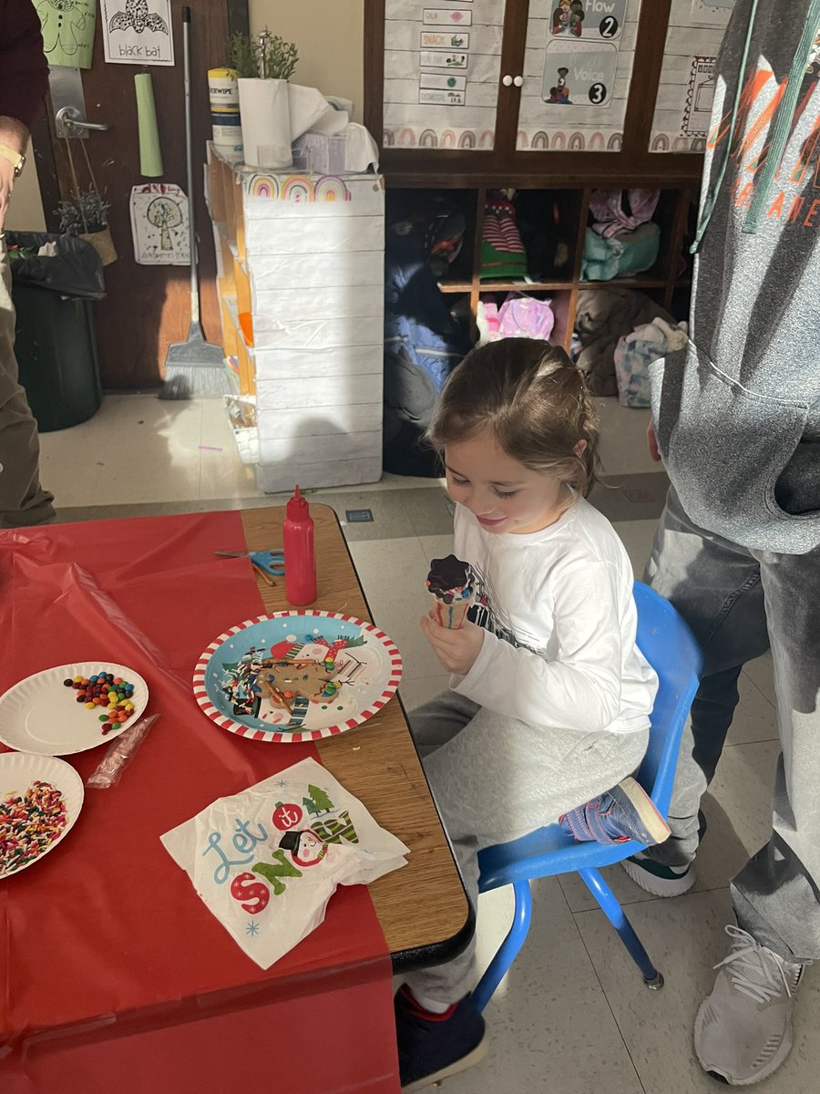 Ms. Aloia (@msaloia) on Twitter photo Oh what fun it is to decorate and celebrate! ๐โ๏ธโ๏ธ<a href="/MsTharas/">MsTharas</a> <a href="/ParkPrinc/">Emily Macias-Capellan</a> <a href="/EMercadoAP/">Ellie Mercado</a> <a href="/OssiningSchools/">Ossining UFSD</a> Oh what fun it is to decorate and celebrate! ๐โ๏ธโ๏ธ<a href="/MsTharas/">MsTharas</a> <a href="/ParkPrinc/">Emily Macias-Capellan</a> <a href="/EMercadoAP/">Ellie Mercado</a> <a href="/OssiningSchools/">Ossining UFSD</a>