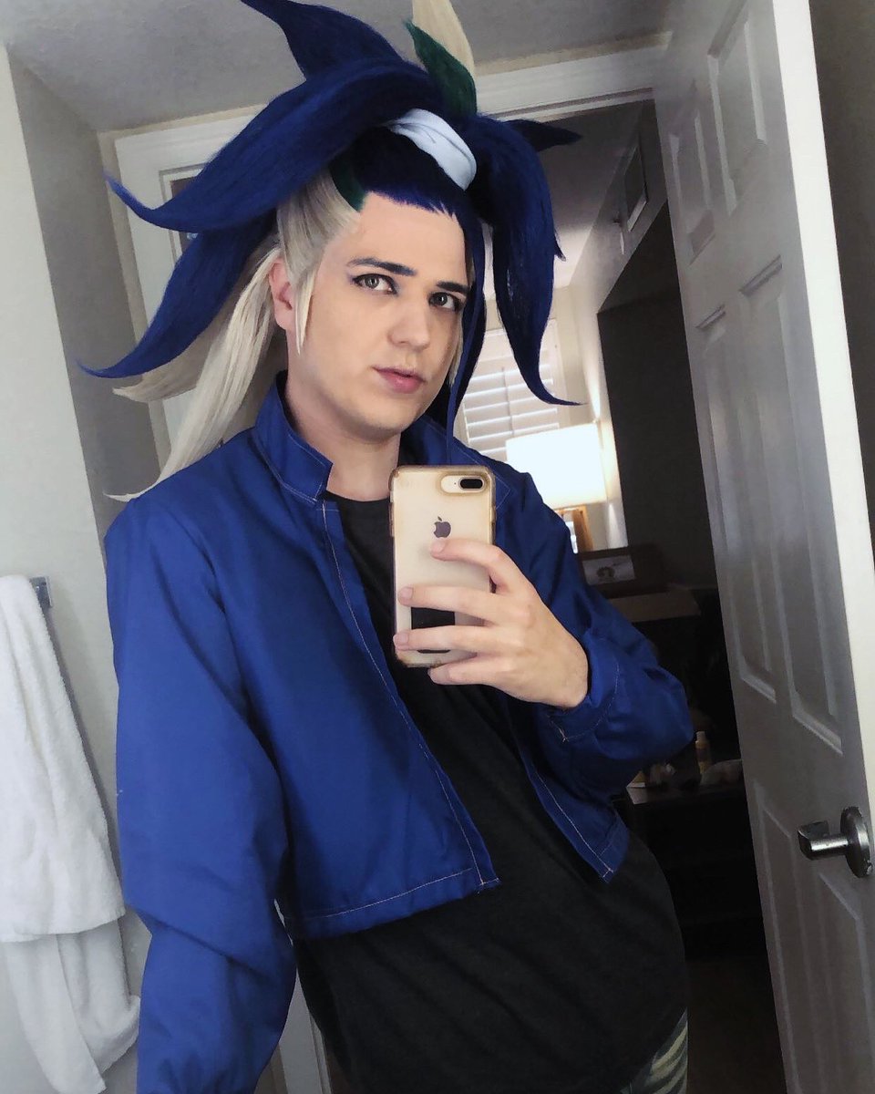 MusicLocke's tweet photo. #HolMat day 1 look! Doing a modern take on Adaman from Pokémon Legends Arceus! My plan is to have the full game look done sometime next year!

Shout out to @/knaughtyknottswigs (IG and FB) for my amazing wig!!

#cosplay #pokemon #pla #pokemonlegendarceus #holidaymatsuri #adaman https://t.co/z5cD0OyLdJ