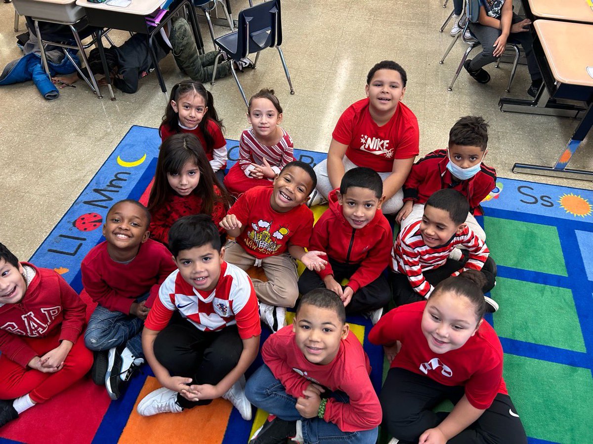 MissFreesRSD's tweet photo. Candy Cane Day was pretty sweet! https://t.co/ay8YRPkhdB