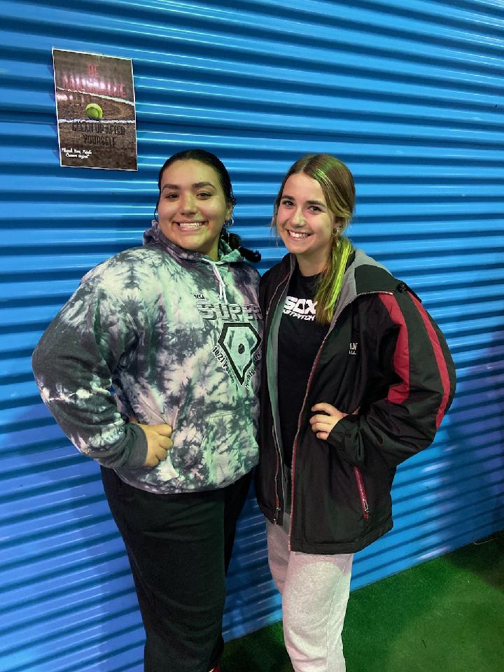 So grateful for @cheyenne14s to ask me to catch for her at Baker's Monday Night Pitching Camp. I can not wait for high school softball season to start! Cheyenne is definitely putting in the work! @16uFahey @andrean59ers @AHS59erSoftball @AndreanHigh @NwiSox08 @nwisoxfastpitch