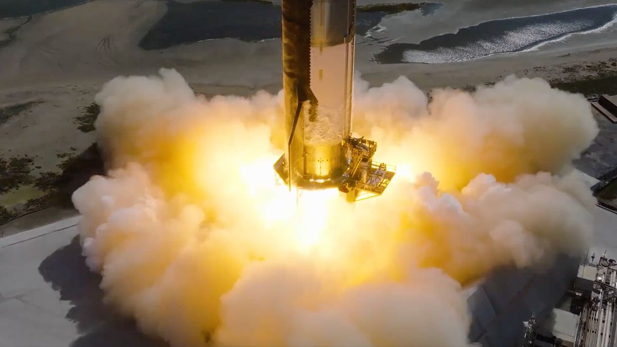 SpaceX fires up giant Starship rocket ahead of 3rd test flight (video) trib.al/smQ4lnj