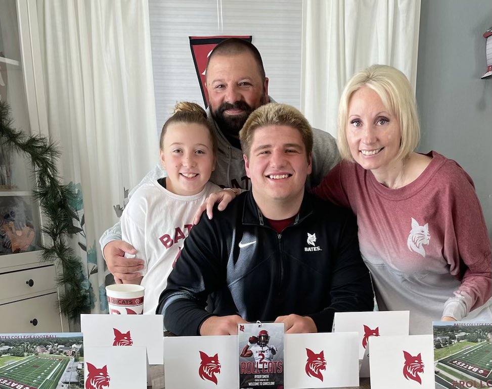 Ryder Smith (@rydersmith_55) on Twitter photo Officially Bates College class of 28’
#rollcats
<a href="/SixZeroAcademy/">Coach Matt McChesney</a> <a href="/ManW3_1stNames/">Robert Frank Martin</a> <a href="/Cats_CoachCoyne/">Coach Coyne</a> <a href="/CoachWatrous/">Owen Watrous</a> <a href="/Bates_Football/">Bates Football</a> Officially Bates College class of 28’
#rollcats
<a href="/SixZeroAcademy/">Coach Matt McChesney</a> <a href="/ManW3_1stNames/">Robert Frank Martin</a> <a href="/Cats_CoachCoyne/">Coach Coyne</a> <a href="/CoachWatrous/">Owen Watrous</a> <a href="/Bates_Football/">Bates Football</a>