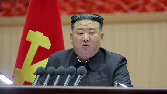 #KimJongUn warns of 'nuclear attack' if provoked with nukes hindustantimes.com/world-news/kim…