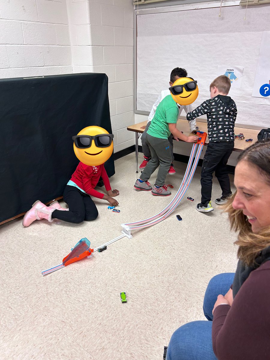 Mentoring is so important. Our team has worked hard to partner students with positive mentors in the school and community!
🌟 Tonight we had our mentor kick off party and it was a hit! 
🗣️Shout out to our amazing mentors!
🥳Fun was had by all!