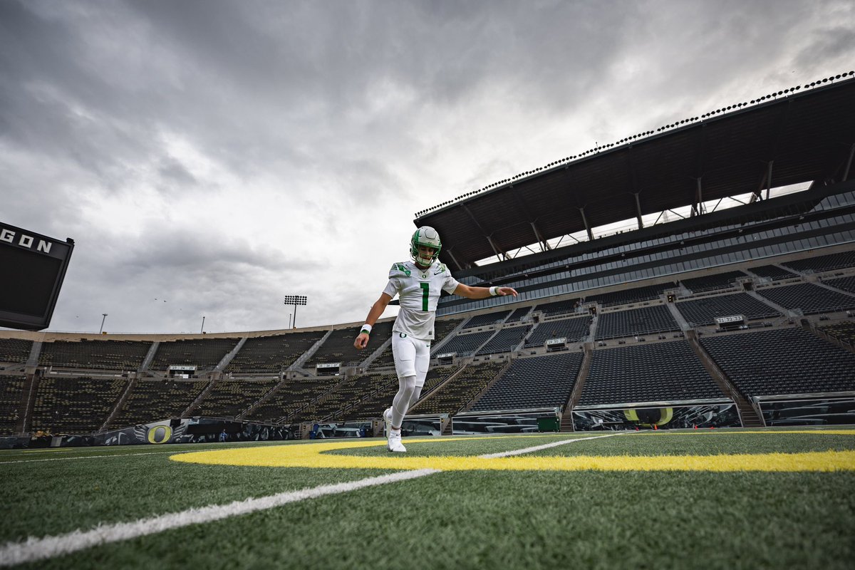 It’s official✍️
<a href="/duckscrootin/">Oregon Recruiting</a> <a href="/oregonfootball/">Oregon Football</a> <a href="/PrepRedzoneOR/">Prep Redzone Oregon</a>