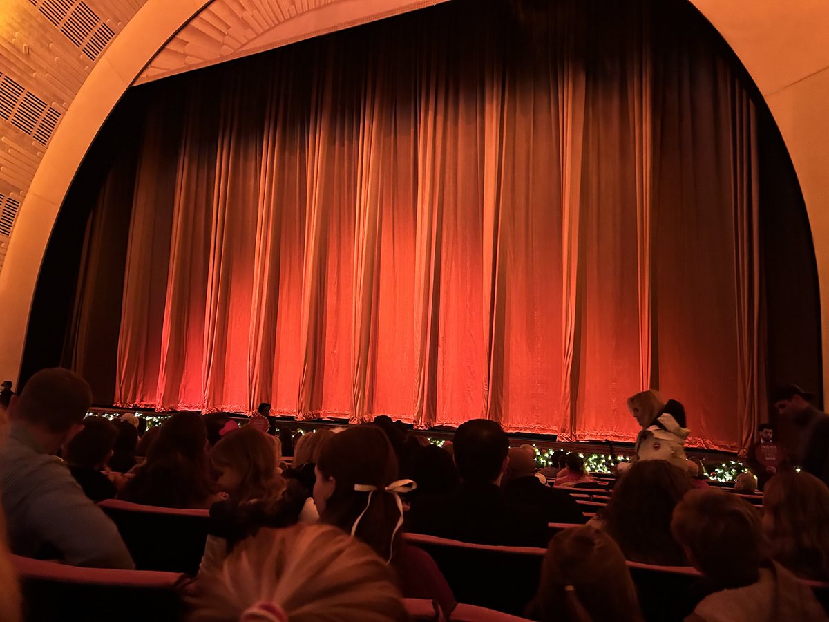 First time at the Rockettes since ⁦⁦@ChenderClaudia⁩ and I went back in the early 80s with her amazing dad. First time back at Radio City Hall since the Madonna Like A Virgin concert in 1985.