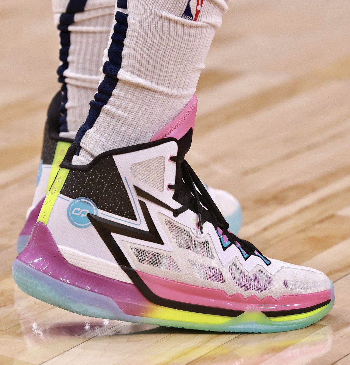 Nikola Jokic signs shoe deal with 361, leaves Nike | HoopsHype