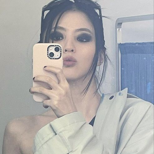 #HANSOHEE #한소희: mirror selfie genre