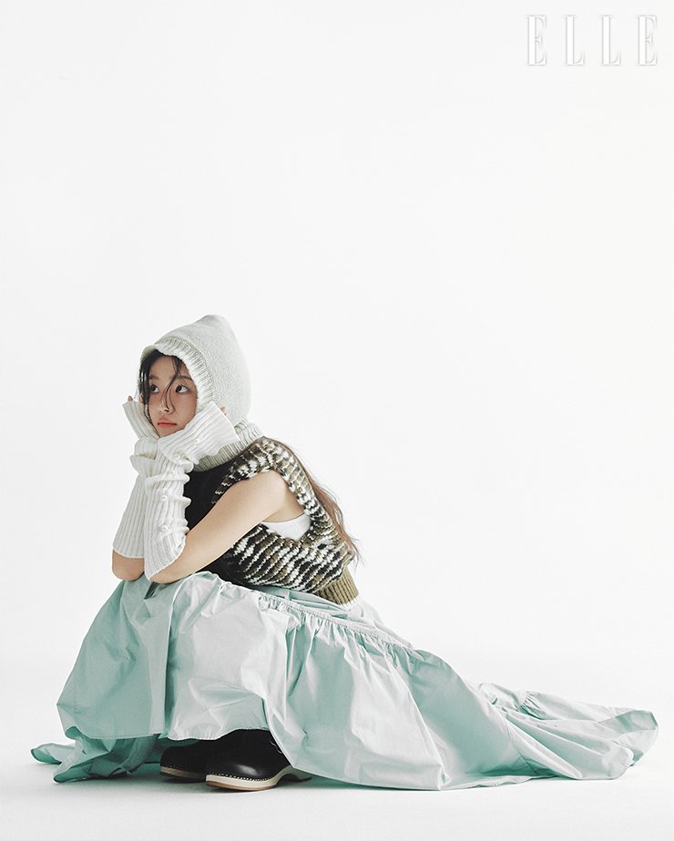 ELLE_KOREA's tweet image. #ELLEstar #김시아 #스위트홈2 

&amp;lt;스위트홈&amp;gt;시즌2 비밀의 열쇠🗝️
무럭무럭 자라나는 김시아의 시야