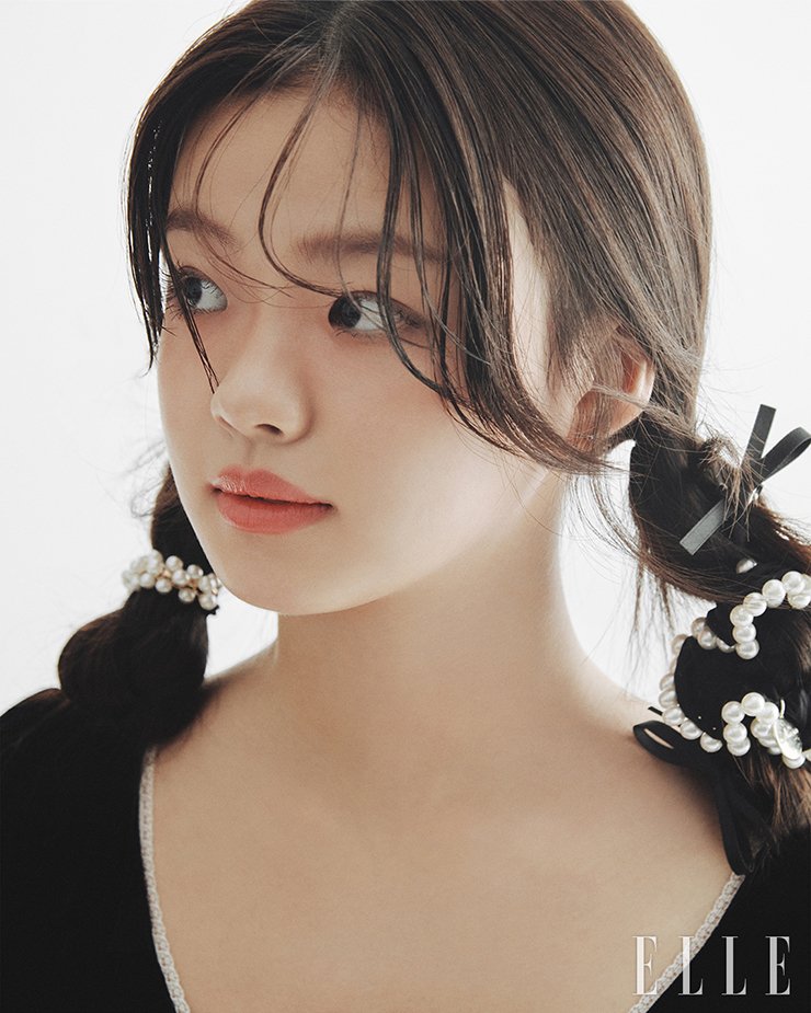 ELLE_KOREA's tweet image. #ELLEstar #김시아 #스위트홈2 

&amp;lt;스위트홈&amp;gt;시즌2 비밀의 열쇠🗝️
무럭무럭 자라나는 김시아의 시야