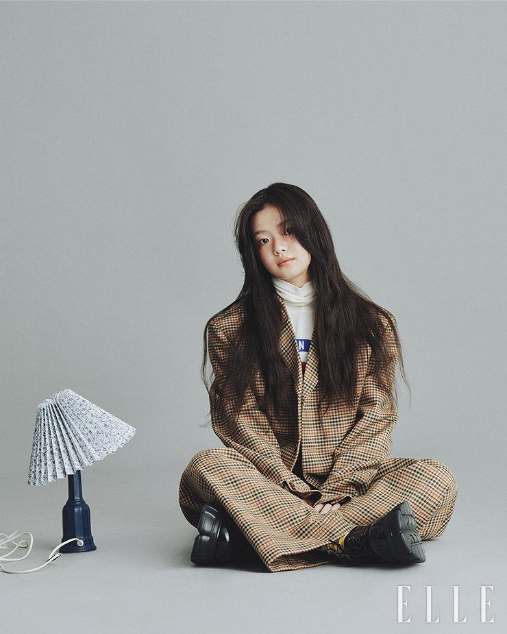 ELLE_KOREA's tweet image. #ELLEstar #김시아 #스위트홈2 

&amp;lt;스위트홈&amp;gt;시즌2 비밀의 열쇠🗝️
무럭무럭 자라나는 김시아의 시야