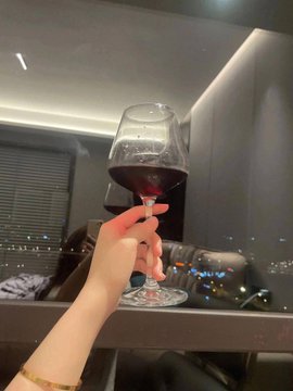 What better way to end a busy day than to drink a glass of French Rhône Valley red wine before going to bed?