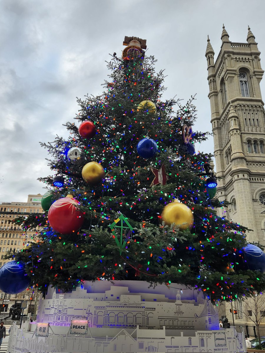 Aaaah, #ChristmasInPhilly #MacysLightshow (Wanamakers to me)
#DickensVillage
Lunch at #McGillinsOldeAleHouse
Then onto  
#ChristmasVillage #DilworthPark 
#CityHall 
And dinner at #prunella 
I #LOVE #PHILADELPHIA holiday season