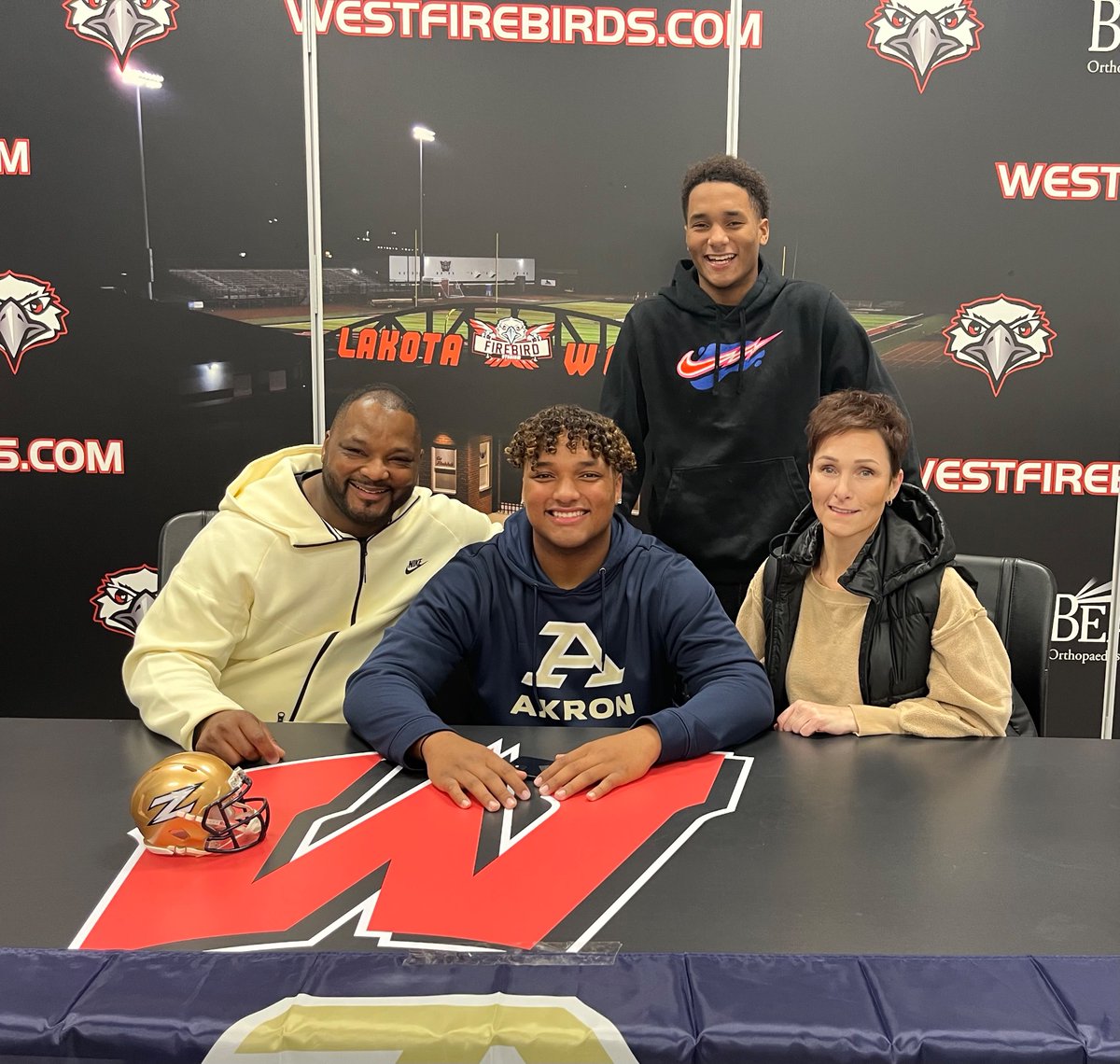 _elijahdavis's tweet image. Official 🦘 @BallCoachJoeMo @NyeemWartman @CoachTibs @LakotaWestFB