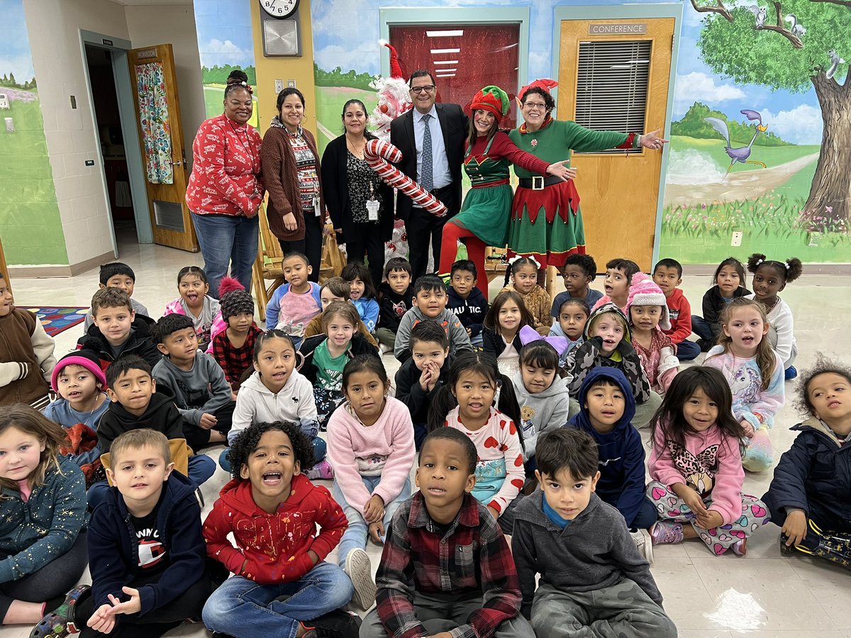What a fun visit for our Dual Language classes. Thanks to Santa’s elves.