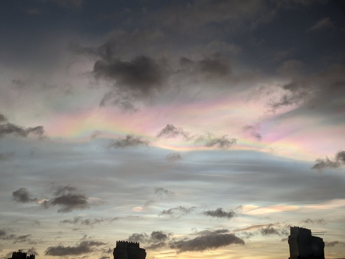 Incredible light refraction over Newcastle's south-eastern skies this morning #newcastle <a href="/ChronicleLive/">The Chronicle</a>
