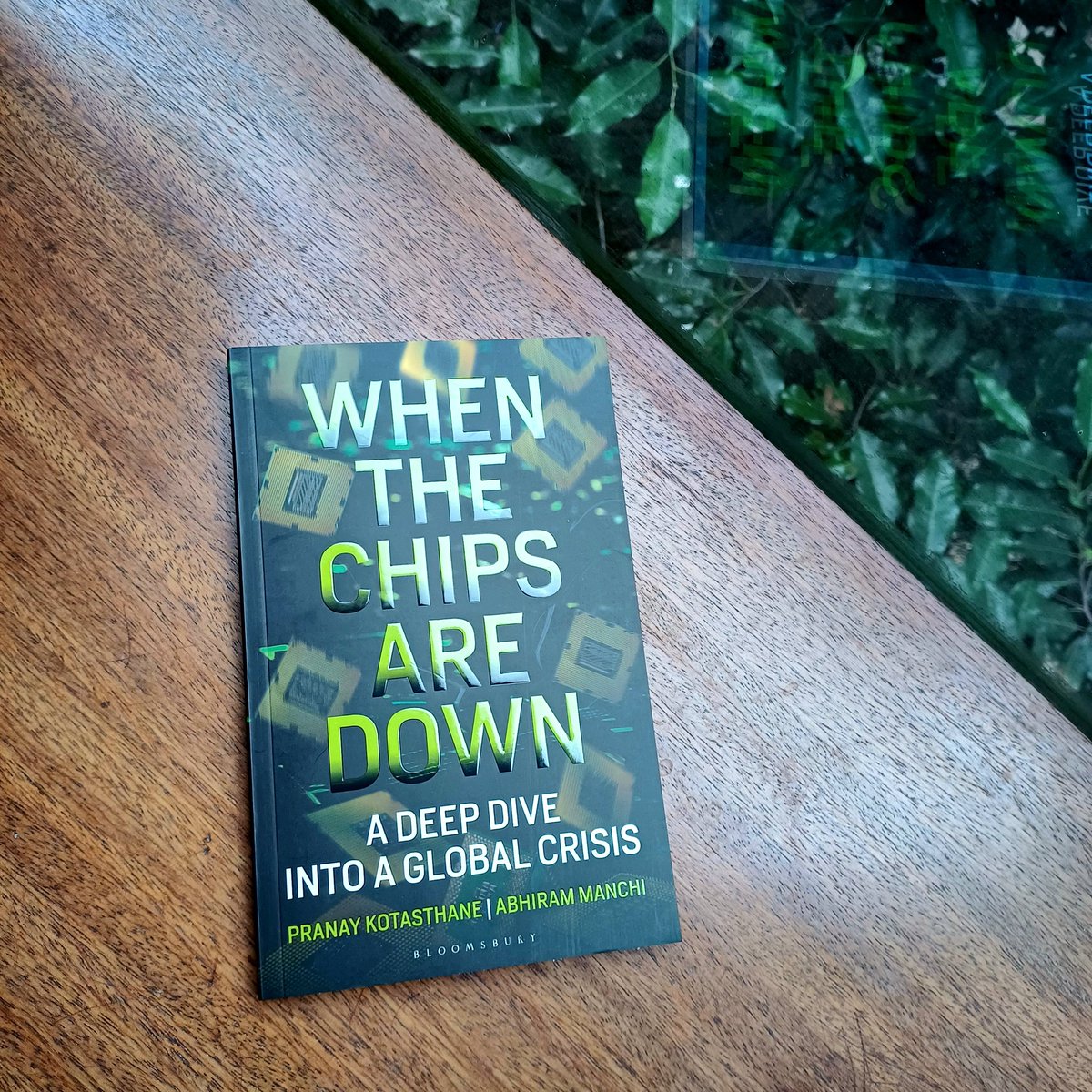 Bloomsbury India (@bloomsburyindia) on Twitter photo Why did the US & Taiwan become powerhouses in semiconductors while Russia & India fell behind? Is China’s semiconductor sector a threat to the world? What are the future trends to watch out for? These questions are answered in #WhenTheChipsAreDown by <a href="/pranaykotas/">Pranay Kotasthane</a> & <a href="/manchigaru/">Abhiram Manchi</a>. Why did the US & Taiwan become powerhouses in semiconductors while Russia & India fell behind? Is China’s semiconductor sector a threat to the world? What are the future trends to watch out for? These questions are answered in #WhenTheChipsAreDown by <a href="/pranaykotas/">Pranay Kotasthane</a> & <a href="/manchigaru/">Abhiram Manchi</a>.