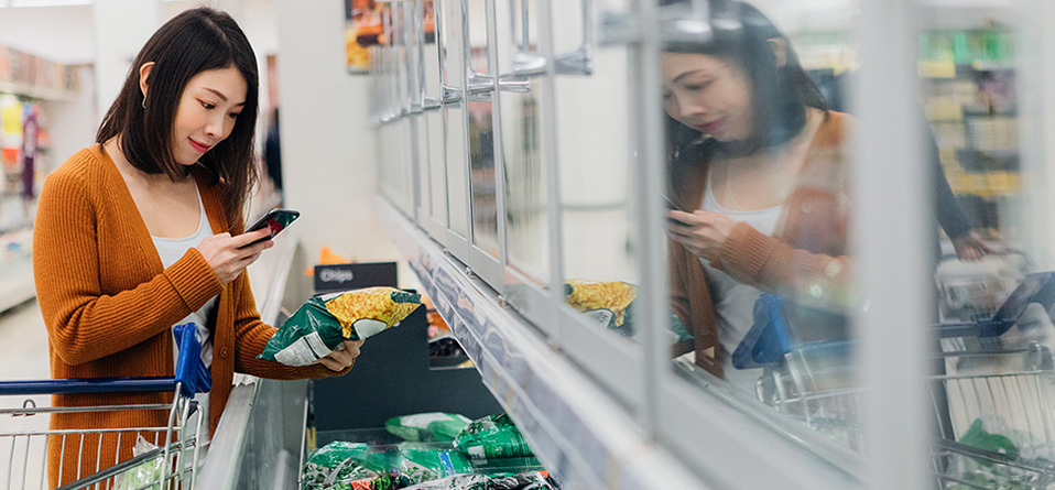 InteractIoT's tweet image. Shoppers like to use in-store navigation apps for exploring and inspiration as much as for finding products. Signify expert Gerben van der Lugt explains the benefits of #indoornavigation using #connectedLEDlighting and an in-store app 👉 signify.co/3TyUgzU

#InteractIoT