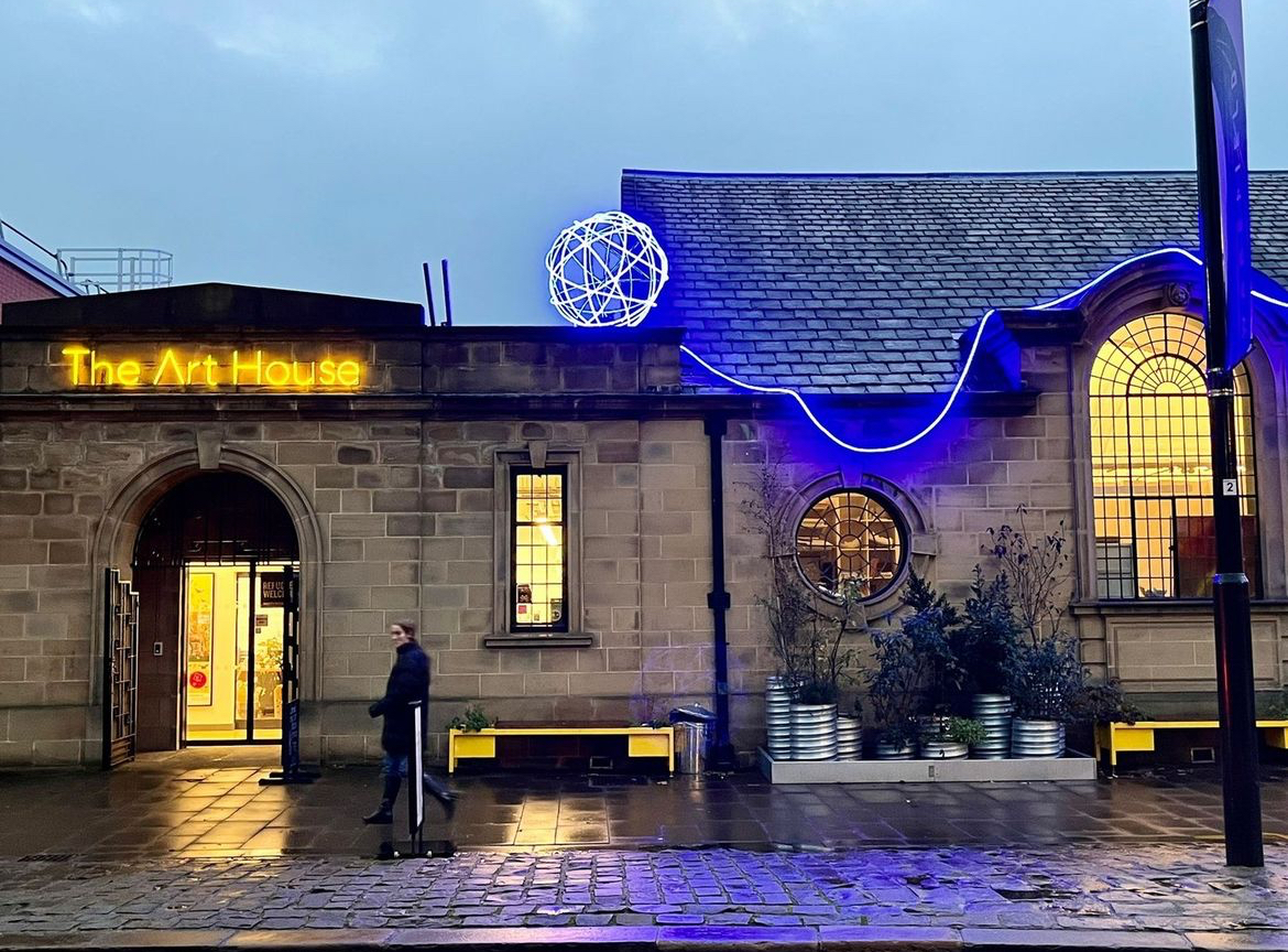 As we count down the sleeps ‘till Christmas Day, here at The Art House we’re preparing for a joyful festive break 🎄

Our doors will be temporarily closed from 23 December and will reopen on 2 January as usual.

Warm wishes for a wonderful Christmas to all!
