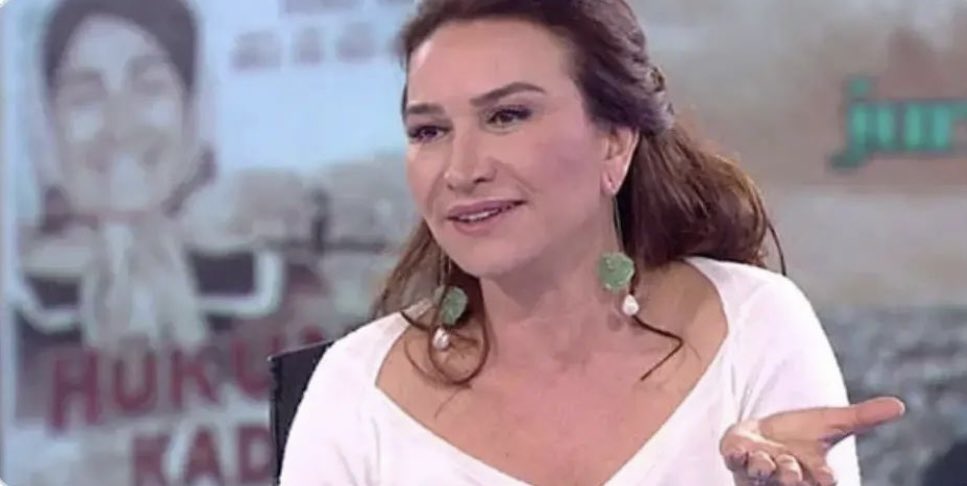 Cömert olursun aptal sanırlar, iyi olursun kullanırlar. Doğruyu yaparsın eleştirirler, başarılı olursun kıskanırlar. Seversin kıymet bilmezler. İnsan olabilmek en zor şeydir bu hayatta.

Demet Akbağ