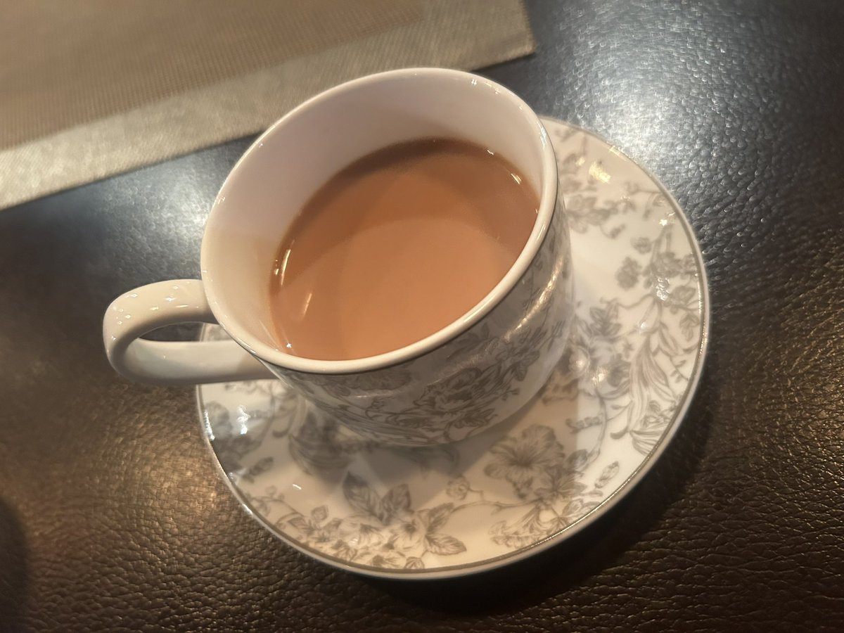 本日も営業してます🕺
暖かいコーヒーやチャイを飲んでゆったりとお過ごしください🍀*゜

営業時間
15:00~22:00