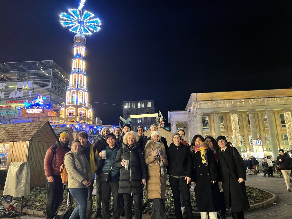 The Lotsch group wishes you all wonderful holidays and Merry Christmas to those celebrating 🎉 ❄️ 🌲 We treated ourselves to some tasty Glühwein at the Stuttgart Christmas Market to celebrate all the great science this year! 🍷