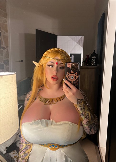 breedable zelda mommy 😌🖤 https://t.co/oGlOzGgr50