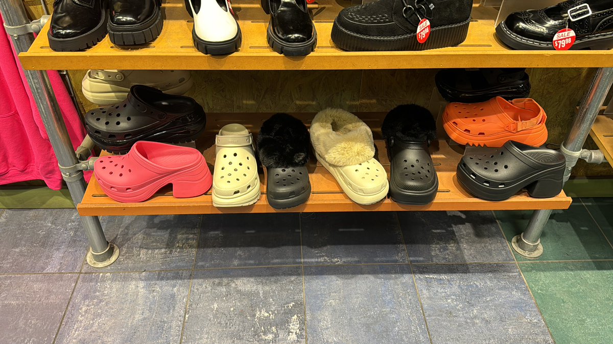 echo5juliet's tweet photo. .@slowjamastan Great Sultan I have uncovered a terror cell #deathtocrocs @Crocs https://t.co/YWkoSePg5L