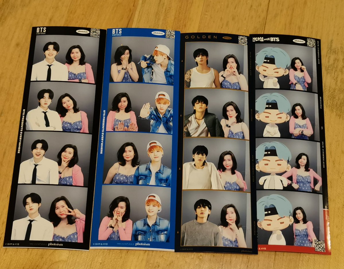 Carol__LovesBTS's tweet photo. @BTS_twt #BTS
@HYBEOFFICIALtwt
#BTSXJamesJean #Singapore #SEVENPHASES  #Photoism_SG
It's not a big venue or very intensive collection at the exhibition.

But I enjoyed my visit. Get to see 2sets of their outfits. Their mics. Their awards on display which look really impressive. https://t.co/2EXEmXVXJ4