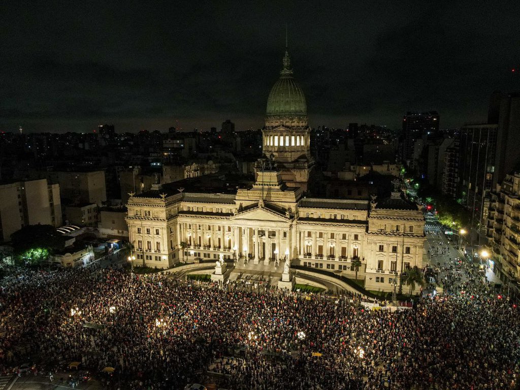 🔴 🇦🇷Congreso de la Nación  en la madrugada del 21/12/23 en repudio al megadecreto de Javier Milei