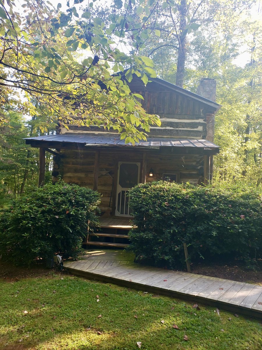 @Jake_Case_Photo #Cabin  #PilotMountain #Virginia