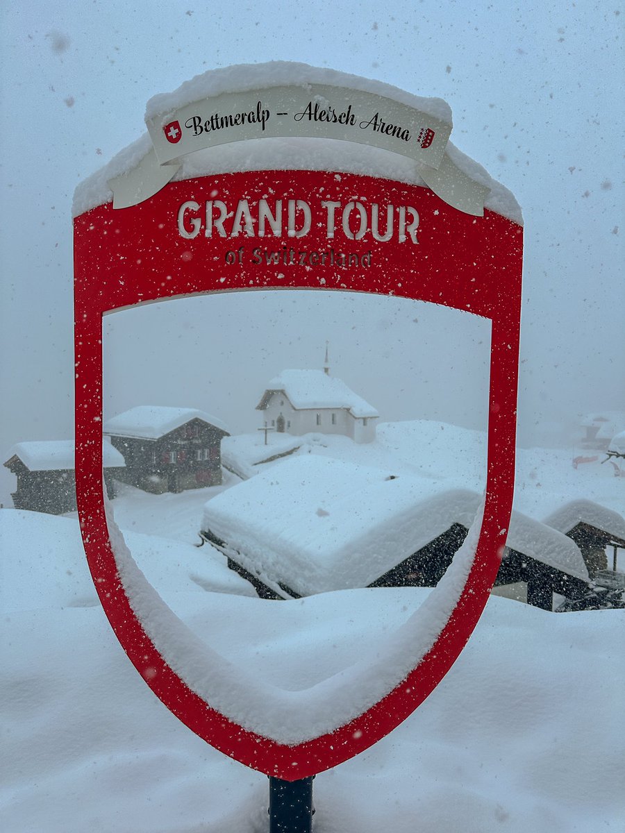 jeremyfavia's tweet photo. I solemnly swear that I am up to snow good! 📍🗺️❄️

Bettmerhorn bound 🇨🇭🗻

@myswitzerland @swisstravelsystem 
#inLOVEwithSWITZERLAND #GrandTrainTour #SwissTravelPass #SwissTravelSystem https://t.co/nTYiAq0xcO