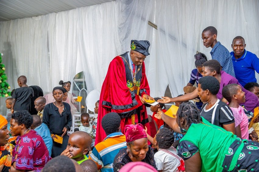 The Lord Mayor, His Worship @EriasLukwago_ hosted a heartwarming Christmas Carols and Tree Lighting event at City Hall. The occasion was not only a celebration of the holiday season but also a touching tribute to children with disabilities. Read more here…