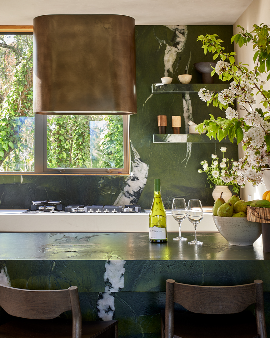 Home is where the wine is. Welcome your guests with the juicy citrus flavours of our new Sauvignon Blanc 2023.

Please enjoy responsibly. 
#CloudyBay #SauvignonBlanc #NewZealandWine