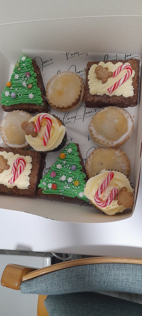 Dawn Hutchinson tweet media