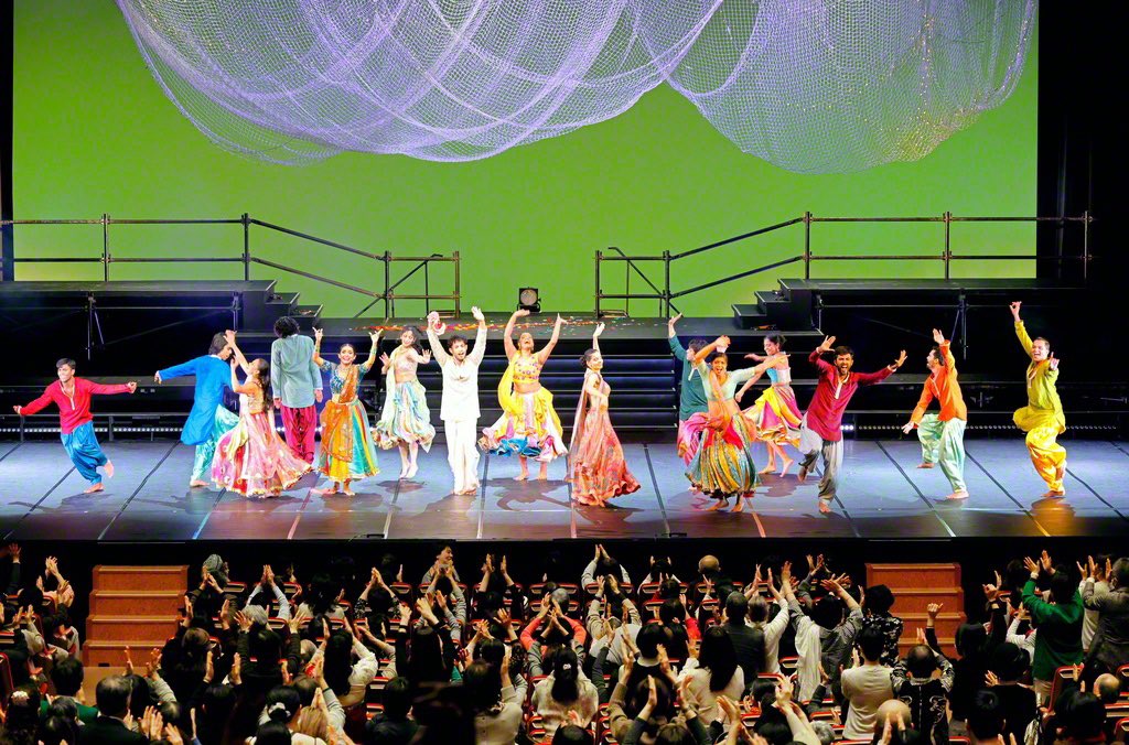 💃🏿民音が主催するインドミュージカル「ムンバイ☆スター」の最終公演が19日、東京で開催🕺🏻

インドのシビ・ジョージ駐日大使夫妻らも鑑賞しました。

本作はインドと民音が共同制作。
師匠や信じ支えてくれる人の大切さが描かれました✨

▼記事はこちら
seikyoonline.com/article/69307C…

@mumbaistar_mo