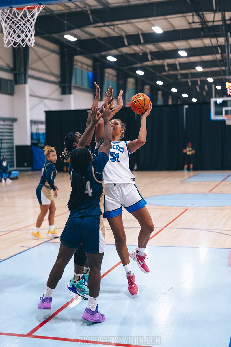 Epic semifinal showdowns set the table for the @niketoc finals to crown a favorite for the national title. Semis recap plus a look at the players showing out in Arizona! prospectsnation.com/story/table-se…