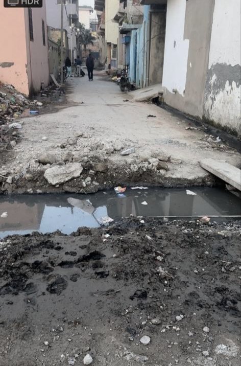 AshishC31569496's tweet image. ग्रीन नोएडा क्लीन नोएडा की एक झलक यह स्थिति गांव बादौली गली नंबर 6 की है। गली में नाली के उपर जाल ना होने से हो रही है ग्राम वासियों को बड़ी समस्या कृपया करके जल्द से जल्द जाल लगवाने की कृपा करें। @CeoNoida @noida_authority