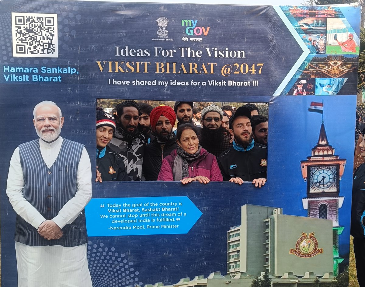 UnivofKashmir's tweet image. Vice Chancellor and University Officials at University of Kashmir bond with students, capturing the spirit of #ViksitBharat@2047 in selfies, fostering unity and enthusiasm! 📸🎓 #CampusUnity
#FutureDriven
#Ideas4ViksitBharat
#NITIAayog
