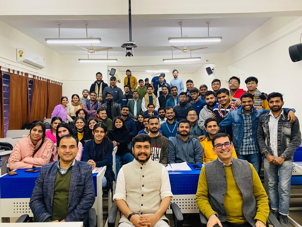 Yash Upmanyu Awasthi (@yash_upmanyuu) on Twitter photo आज का दिन सिनेमा 🎦 के नाम! आगे किसी रोज़ सिनेमा समीक्षा लिखने सिखाए जाने के वादे के साथ🙂
<a href="/miyaamihir/">Mihir Pandya</a> सर के निर्देशन में सिनेमा का ज्ञान प्राप्त हुआ।
यादगार दिनों की इस सीरीज में एक हिस्सा इस दिन का भी रहा। आगे और उम्मीदों के साथ धन्यवाद!
<a href="/apradhan1968/">Anand Pradhan</a> <a href="/IIMC_India/">Indian Institute of Mass Communication</a> आज का दिन सिनेमा 🎦 के नाम! आगे किसी रोज़ सिनेमा समीक्षा लिखने सिखाए जाने के वादे के साथ🙂
<a href="/miyaamihir/">Mihir Pandya</a> सर के निर्देशन में सिनेमा का ज्ञान प्राप्त हुआ।
यादगार दिनों की इस सीरीज में एक हिस्सा इस दिन का भी रहा। आगे और उम्मीदों के साथ धन्यवाद!
<a href="/apradhan1968/">Anand Pradhan</a> <a href="/IIMC_India/">Indian Institute of Mass Communication</a>