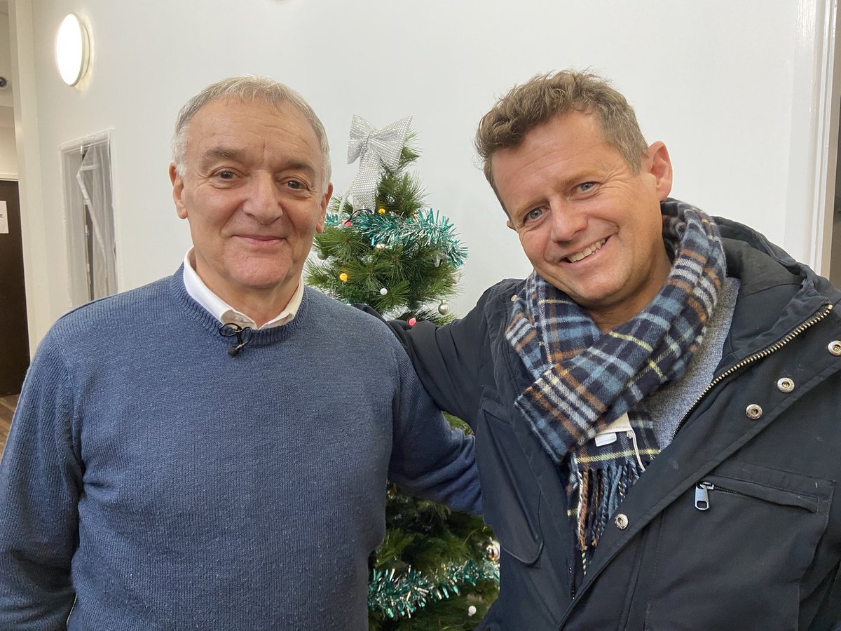 Helping homeless people and not just at Christmas. At 0830 on @BBCBreakfast The football legend @LouMacari10 #celtic and #ManchesterUnited legend and his tireless work to give those without a roof over their heads a chance. @MacariFDN