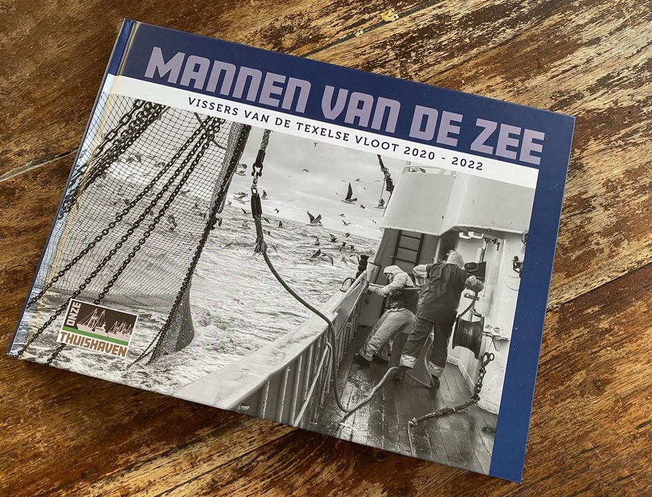 Leuk voor onder de Kerstboom.
Mannen van de Zee verkrijgbaar bij <a href="/CIVTexel1/">C.I.V Texel</a> en #Nautaboek #Texel #visserij <a href="/lientje1967/">Caroline van der Plas</a> <a href="/ministerlnv/">MinisterN_S</a>