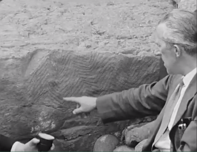 #Otd 1967: Michael J. O'Kelly, an archaeologist, discovered that the inner chamber at #Newgrange, a prehistoric passage tomb in Co. #Meath, flooded with light during the winter solstice. Newgrange, is over 5,000 years old, so predates the pyramids by 500 years!