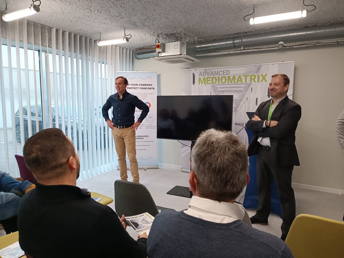 AdvancedMedioMatrix tweet media