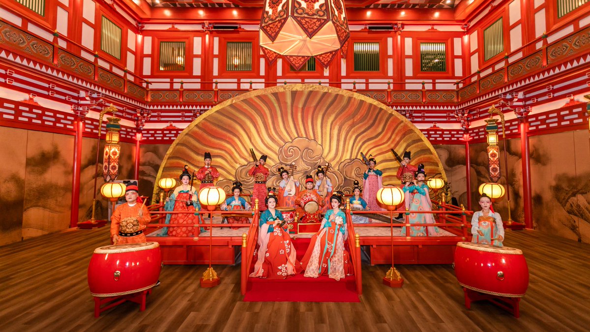 CGTNOfficial's tweet photo. Tang poetry will meet Hanfu in "ancient Chang'an City," and CGTN invites you to put on your most loved Hanfu and share your favorite poem with people from all over the world on the first day of 2024. See you soon! #Poetryforthefuture #readapoem https://t.co/xpr9UyvQHk