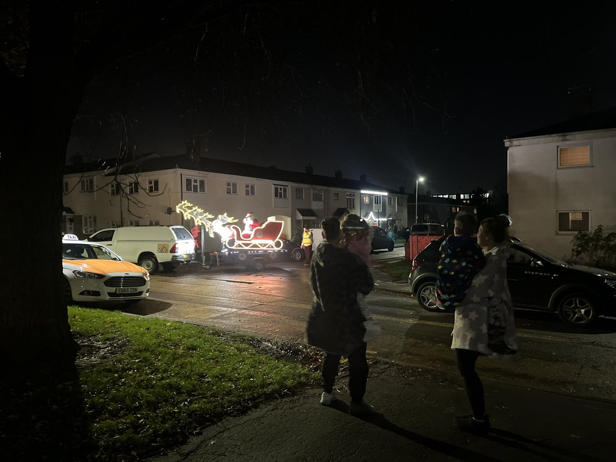 BasildonSanta's tweet image. We might have been a bit quiet on here but we’ve been noisy round the streets Just finished route 7 of 9… here’s a few snaps 🙌 #basildonsanta #basildon #newmembers #basildonroundtable #tradition #christmas #santa #fatherchristmas #santassleigh #ninenights #volunteers #community