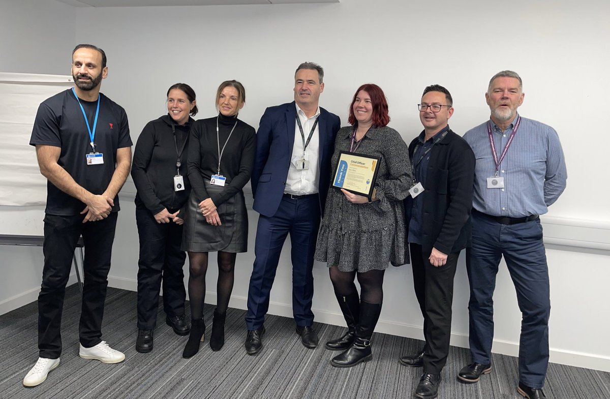 A well deserved Chief Officer commendation goes to ⭐️@LozzaNutts⭐️ #LeedsStreetSupport 

In recognition of your operational leadership before, during & after the annual rough sleepers count.

Leading by example, working with partners & having collaborative #CanDo approach ✊🏽TY