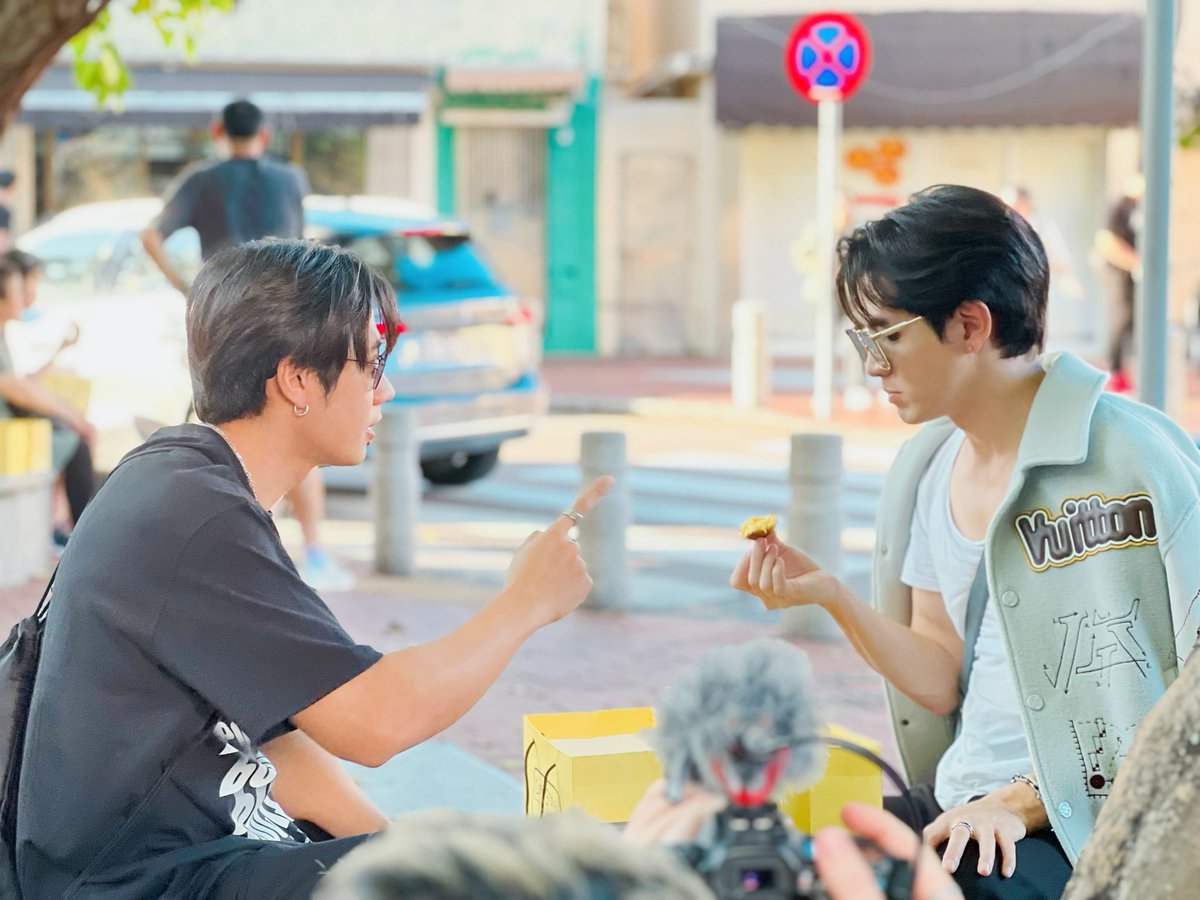 แถมอีก 1 ภาพ 
ขอแคปชั่นจากทุกคนหน่อย

JAM x FILM EP7

#จอยกับแฟนแจมกับฟิล์มEP7
